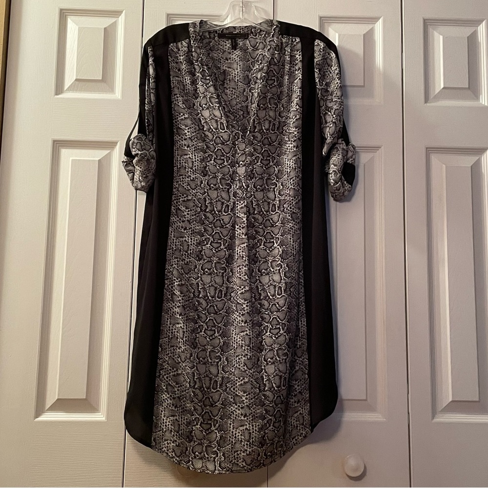 BCBGMaxazria Size Small Black and White Snake Skin Reptile Print Shift Dress - Picture 2 of 7